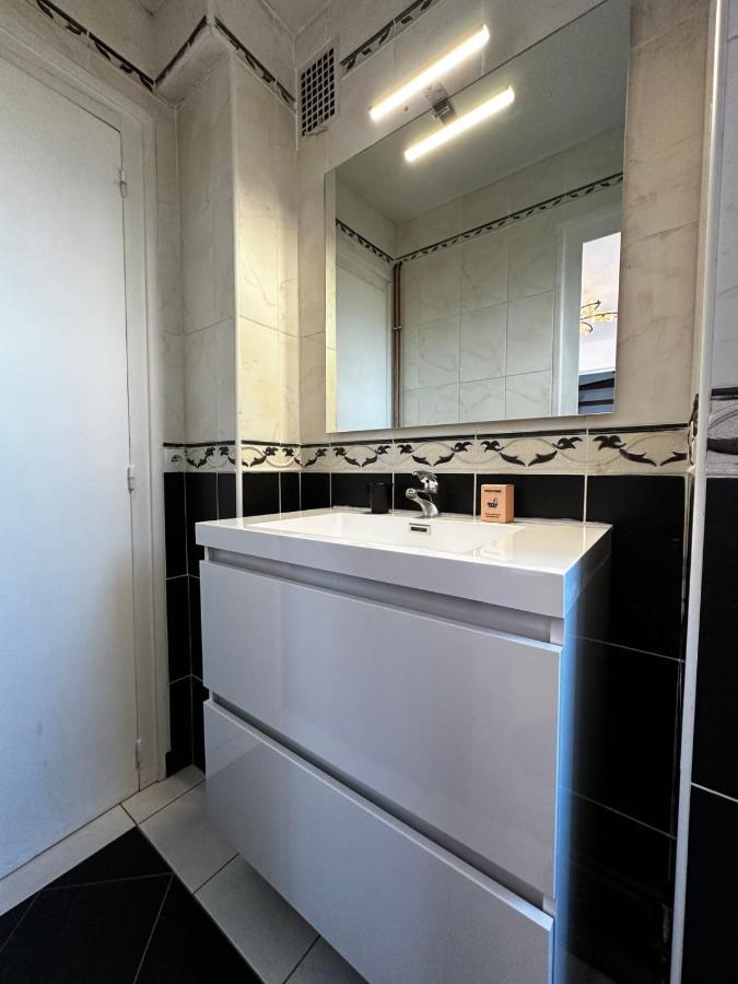 טור Beautiful Apartment With Terrace - Loire View מראה חיצוני תמונה