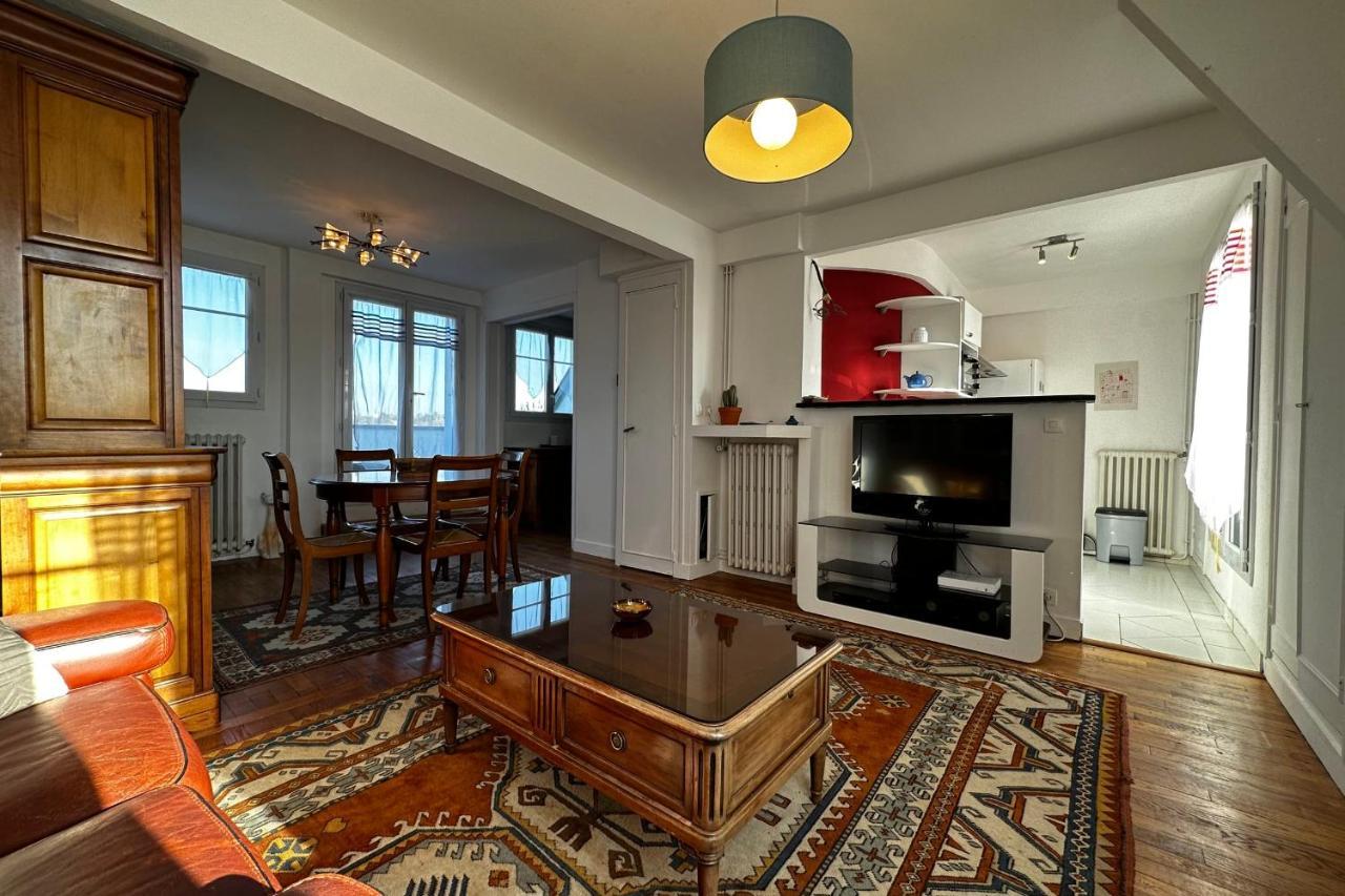 טור Beautiful Apartment With Terrace - Loire View מראה חיצוני תמונה